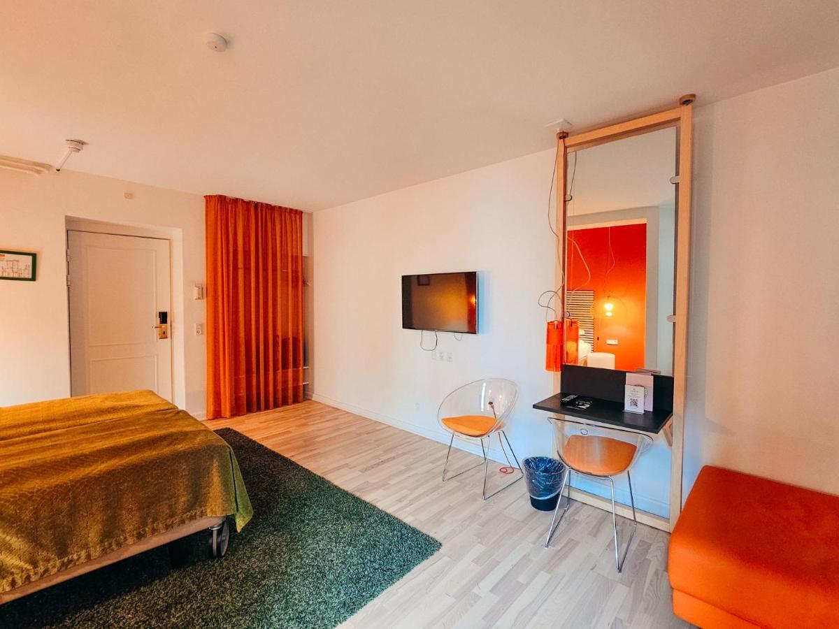 Double or Twin Room,1377915158:JPEG